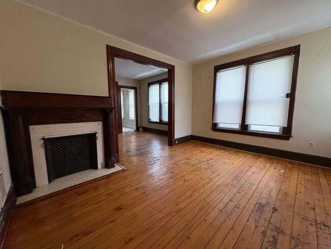 Building Photo - 331 Edgewood Ave Unit 1