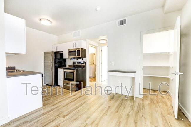 Photo - 1220 Mapleton Ave Unit 204