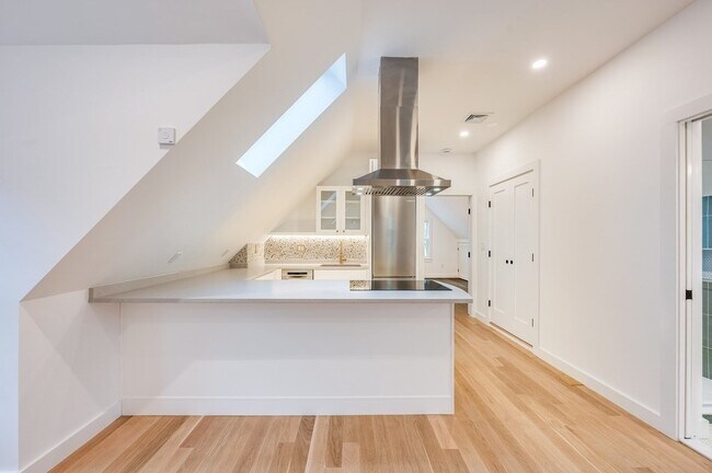 Photo - 79 Dana St Unit 3