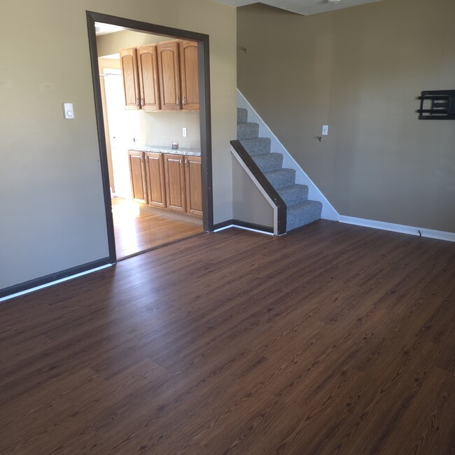 Photo - 5 Fairview Park Rd Unit 6