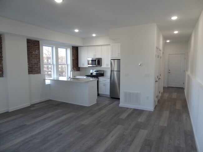 Building Photo - 2806 Fairfield Ave Rental