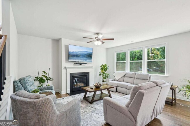 Photo - 2424 Pinnae Pl