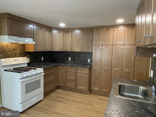 Photo - 19 E Millbrooke Ave