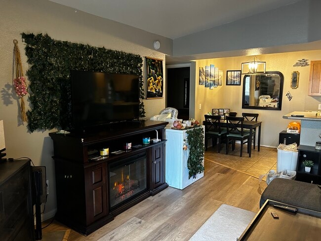 Photo - 1385 W University Ave Unidad 284