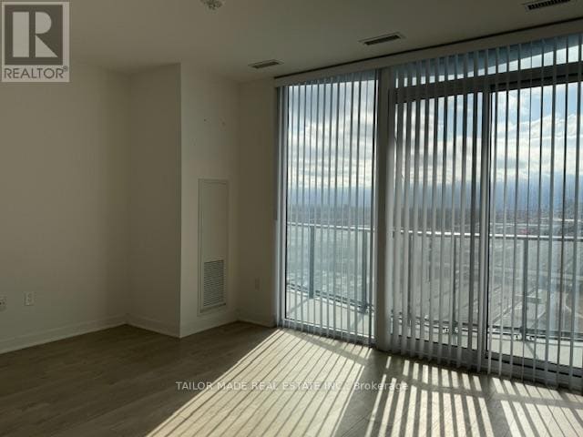 Photo - 36 Zorra St Unité 1810