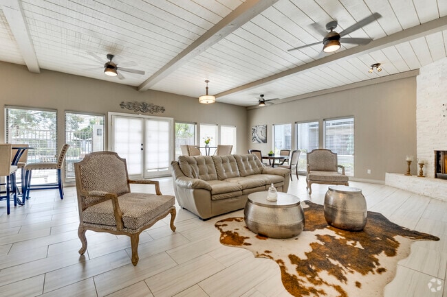 Clubhouse - Shadow Ridge Apartments