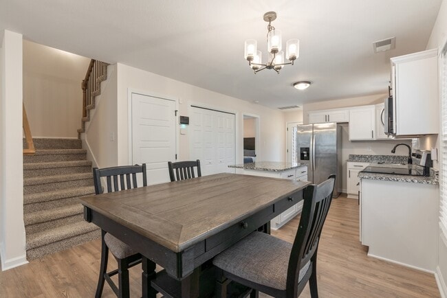 Photo - 412 Hillside Dr