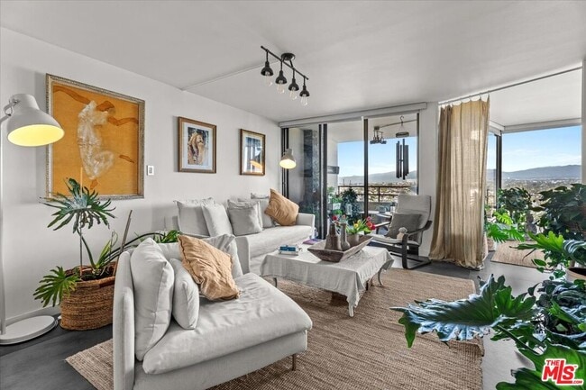 Photo - 4316 Marina City Dr Unit 725