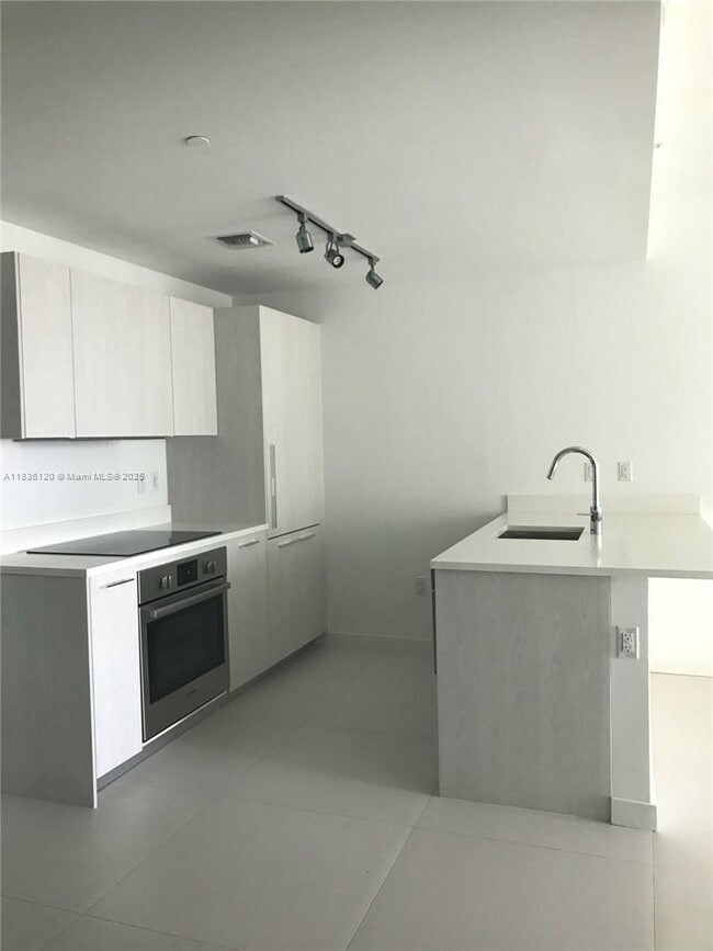 Building Photo - 501 NE 31st St Unit  Rental