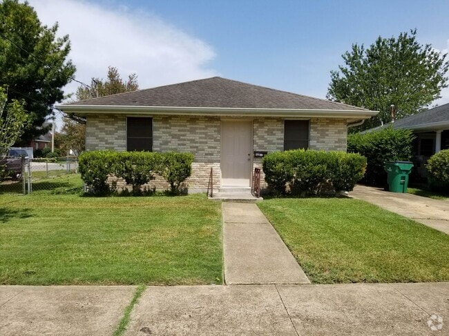 Building Photo - 721 Transcontinental Dr Rental