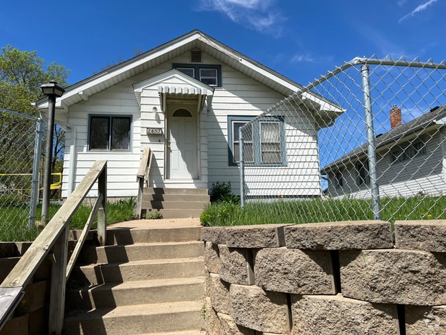 Building Photo - 2657 S Palmetto St Rental