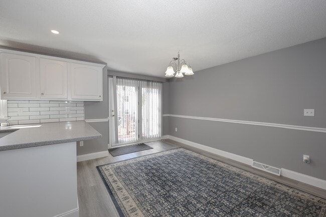 Photo - 5 Gleneagle Dr