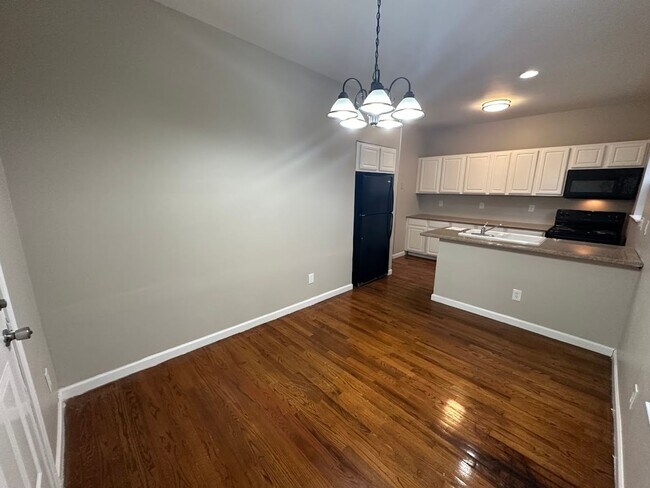Photo - 4 Bed and 2.5 Bath in Atlanta!---Special o...