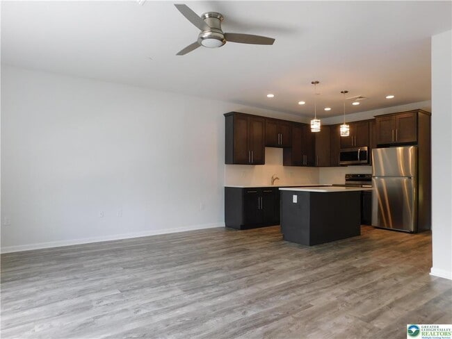 Photo - 2321 Linford St Unidad 102