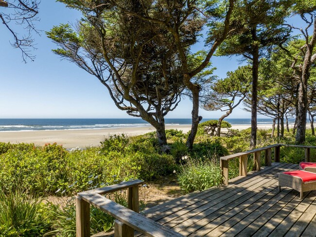 Photo - Beautiful Ocean Front Home in Seal Rock!