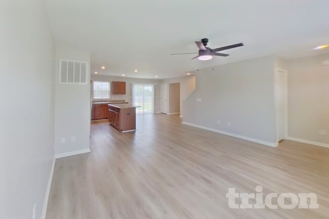 Photo - 656 McCormick Ln