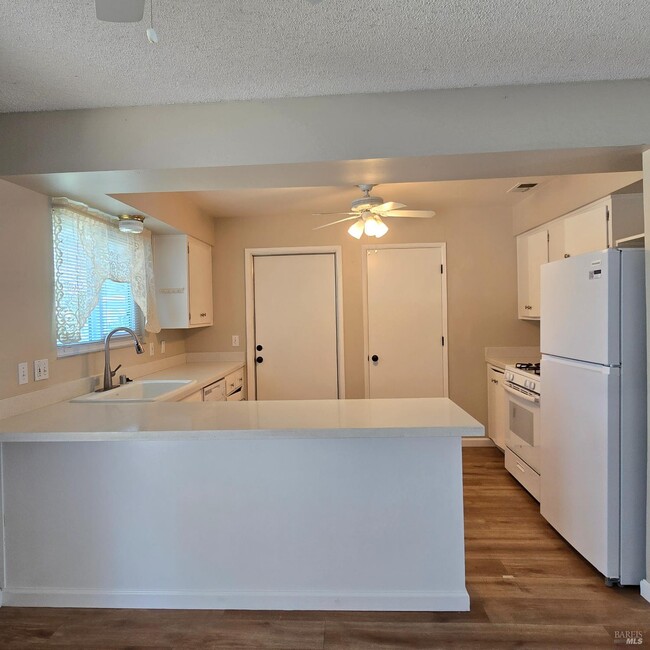 Photo - 102 Lassen Cir