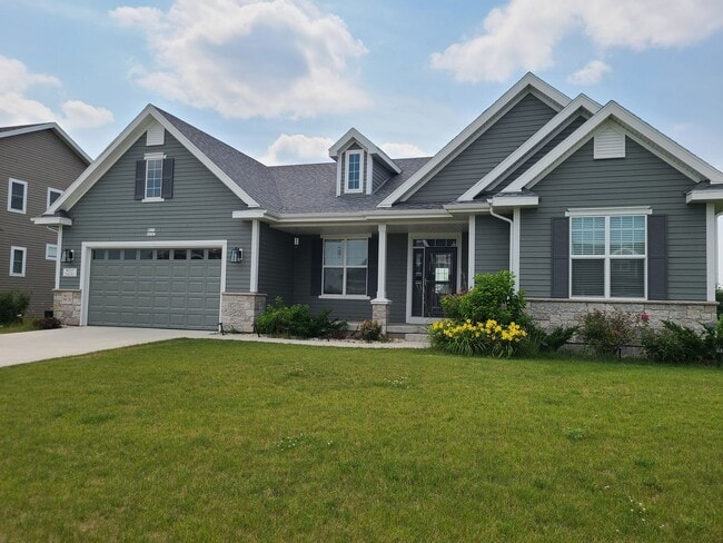 Building Photo - Four Bedroom Three Bath Single Family Home