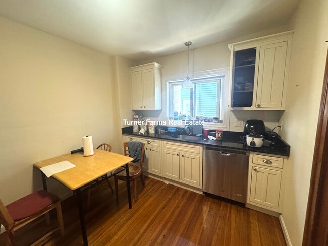 Photo - 258 Boston Ave