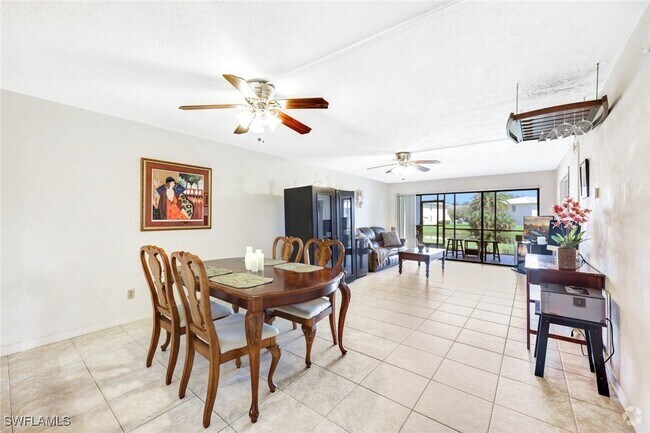 Building Photo - 141 Cypress Way E Unit B Rental