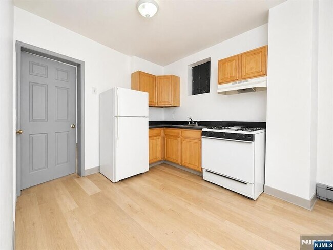 840 Mt Prospect Ave Unidad 1