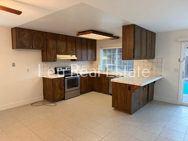 Photo - 5020 Village Wood Dr