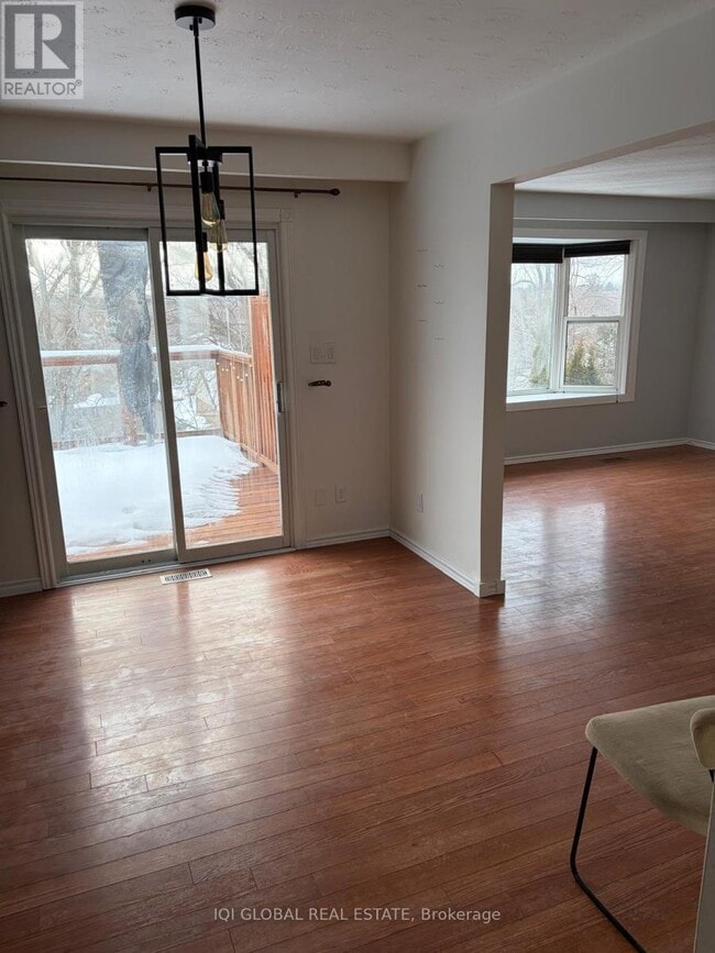 Photo - 452 Elizabeth St