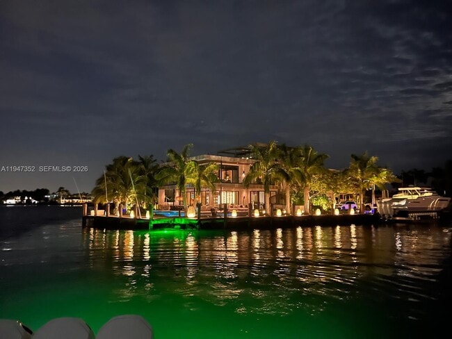 Photo - 2305 N Riverside Dr