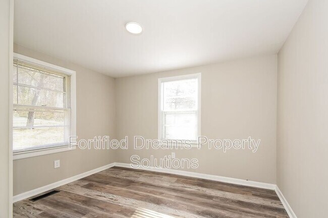 Photo - 4400 Voss Ave