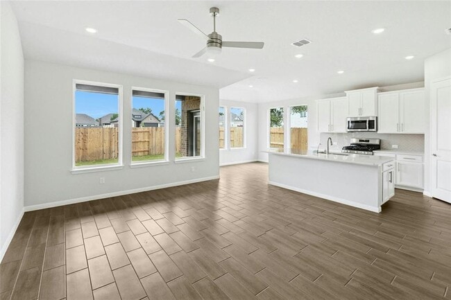 Photo - 161 Smithsonian Ln