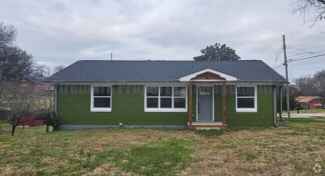 Building Photo - Newly Renovated 3 Bedroom, 2 Bath Brick Home!