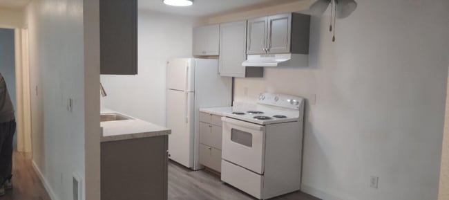 Building Photo - 17420 SW Shaw St