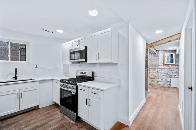 Photo - 2624 N Albany Ave Unit G