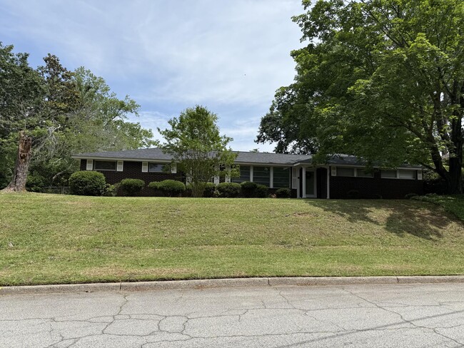 Building Photo - 1028 River Ridge Dr Rental