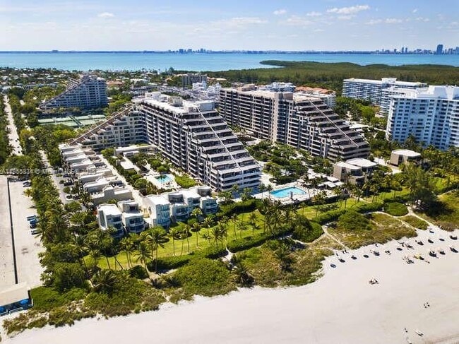 Building Photo - 251 Crandon Blvd Unit 202 Rental