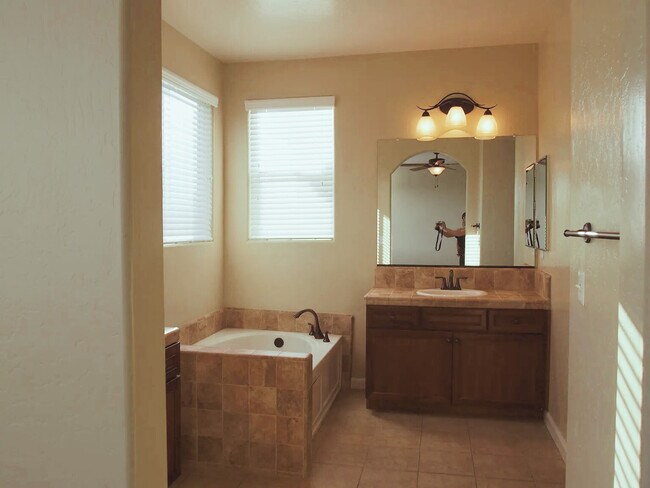 4402 W Artemisa Dr