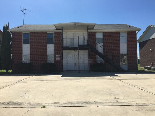 Building Photo - 1702 Benttree Dr Unit 1702 Benttree Dr D