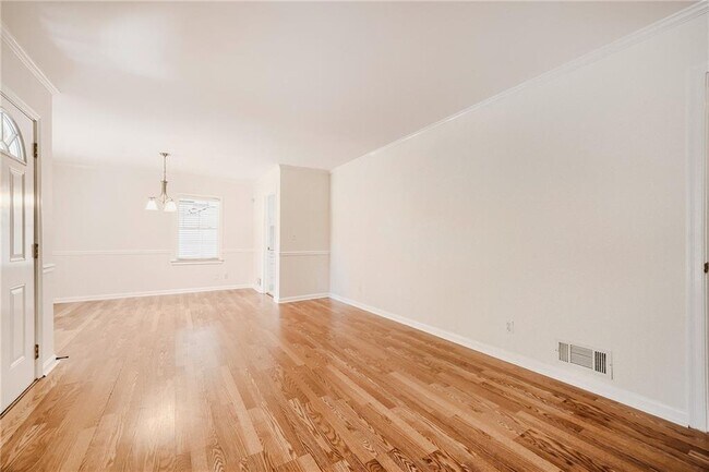 Photo - 1278 Fairhill Ln NE