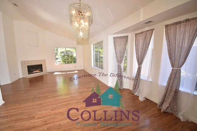 Photo - 505 Adriana Pl