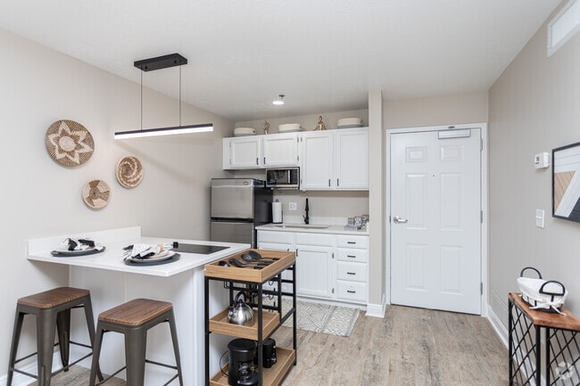 1BR, 1BA - 475SF - Kitchen