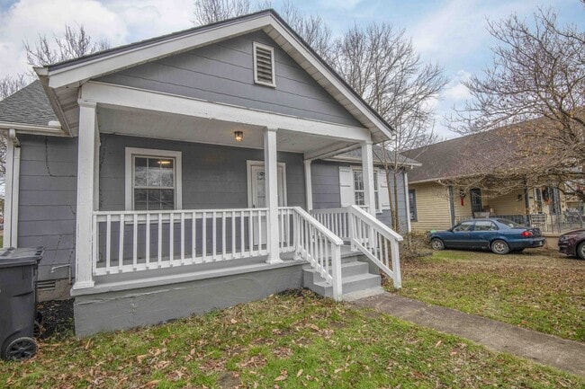 Photo - 2440 Woodbine Ave