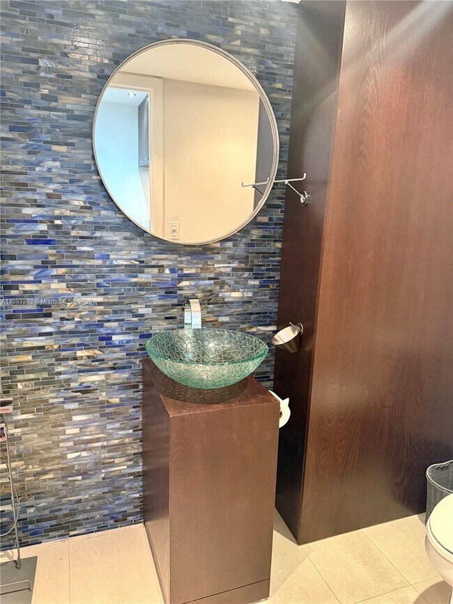 Photo - 540 Brickell Key Dr Unit 522