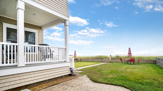 Photo - 3 Durocher Ave