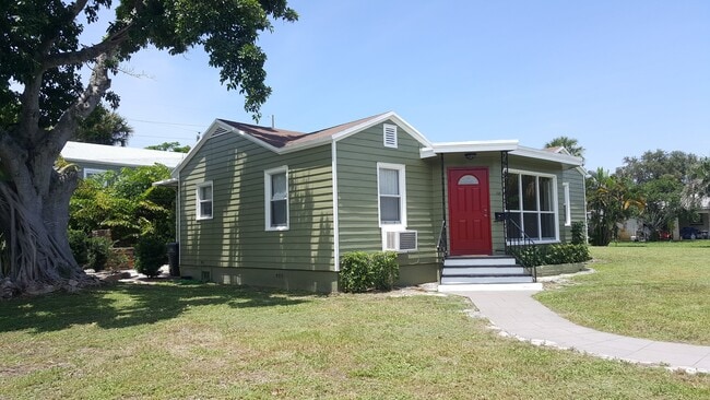 Photo - 1231 Longwood St