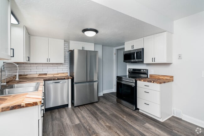2BR, 1BA - 1,566SF UNIT 6 - Kitchen - The Residences at 440 - FIRST MONTH FREE