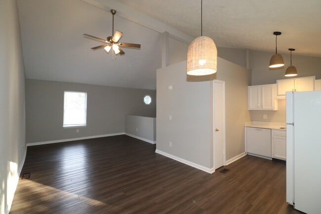320 Lakeview Dr