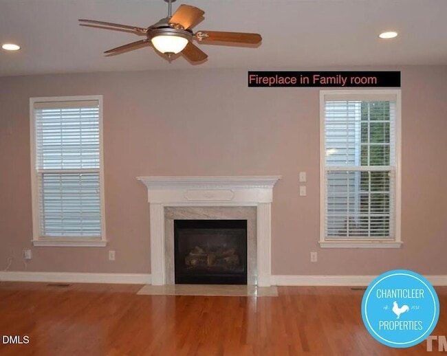 Photo - 200 Elmhaven Way