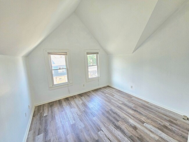 Photo - Spacious Multi-Family Apartments for Rent ... Unit 3rd Floor