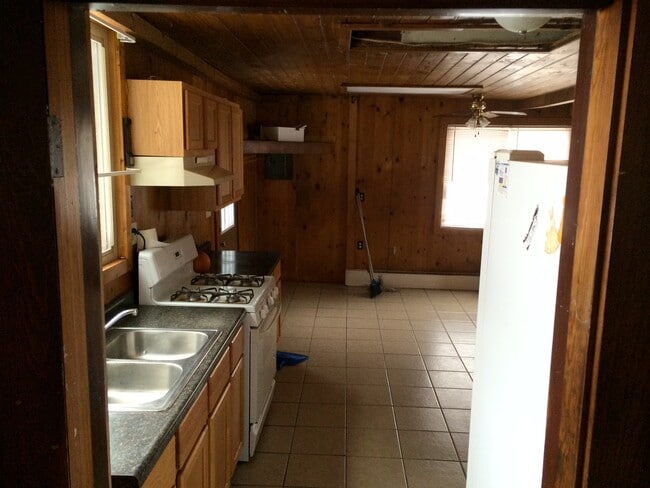 Photo - 401 E Ryan Rd