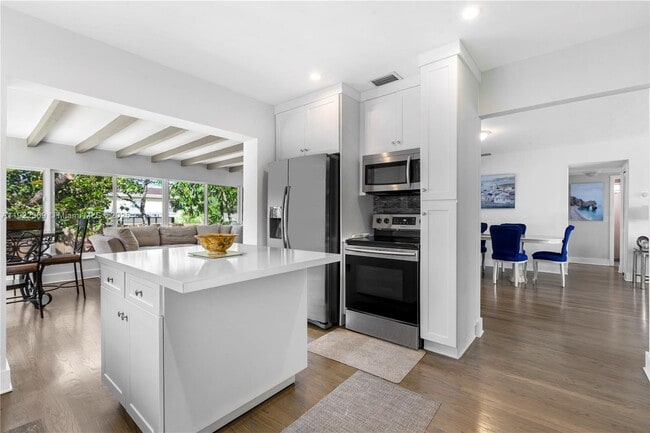 Photo - 7915 SW 23rd St